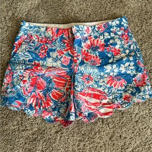 Scalloped Lilly Pulitzer Shorts Size 8